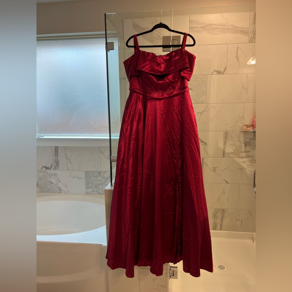 XL BERRY MANIJU DRESS BRAND NEW FROM LULUS NEVER WORN TAGS STILL ON